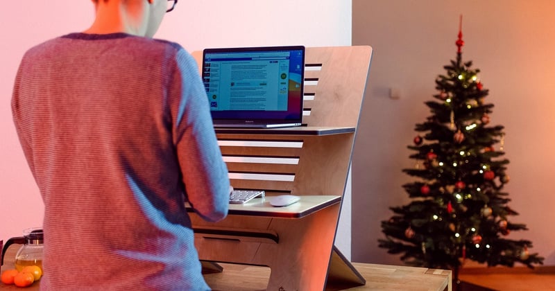 Créer un coin bureau dans le salon : 10 idées astucieuses pour gagner de l’espace